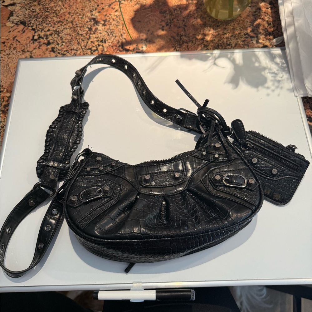 Black Croc-Embossed Women's Shoulder Bag